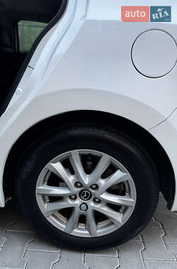 Седан Mazda 3 2015 в 