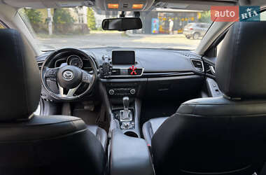 Седан Mazda 3 2015 в 