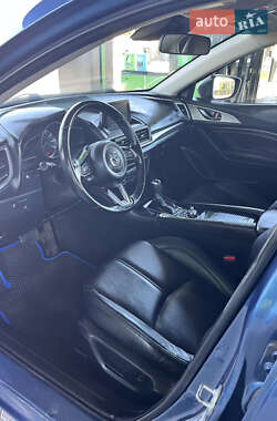Седан Mazda 3 2018 в 