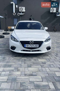 Седан Mazda 3 2014 в 