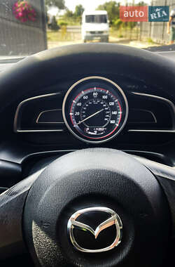 Седан Mazda 3 2014 в 