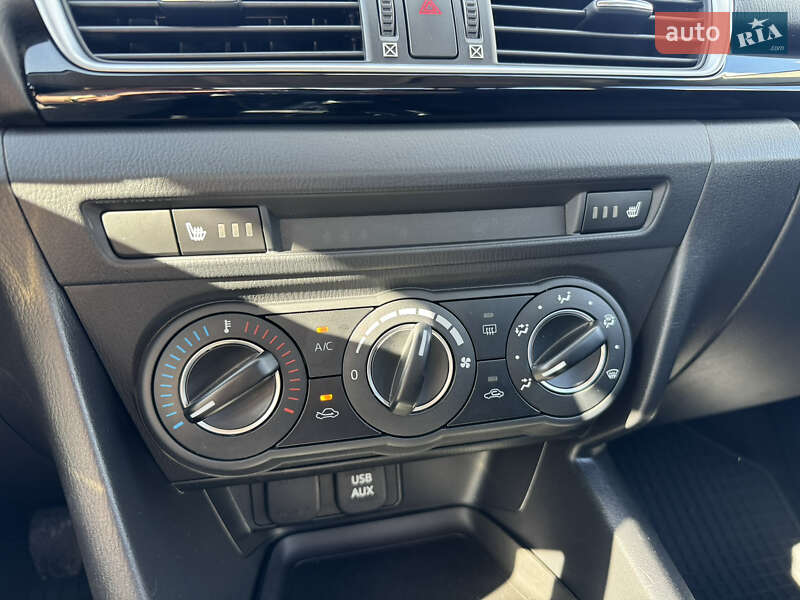 Седан Mazda 3 2015 в Сумах