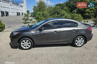 Седан Mazda 3 2011 в Днепре