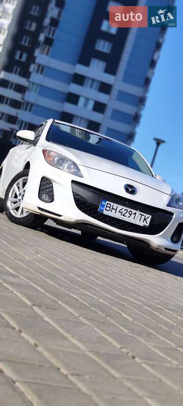 Хэтчбек Mazda 3 2012 в 