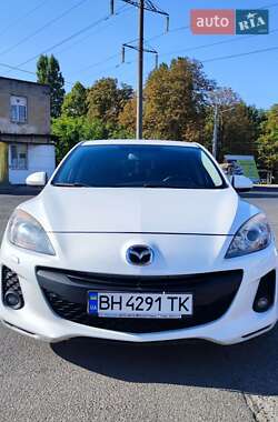 Хэтчбек Mazda 3 2012 в 