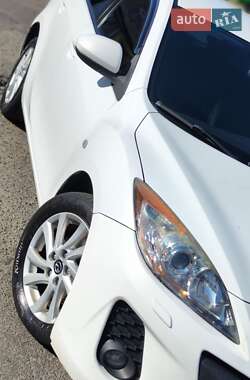 Хэтчбек Mazda 3 2012 в 