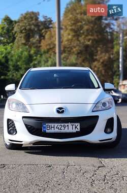 Хэтчбек Mazda 3 2012 в 