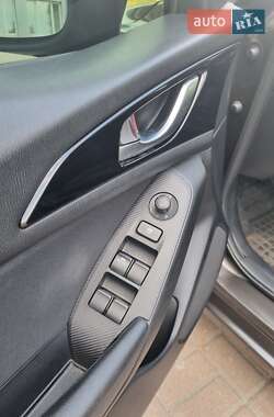 Седан Mazda 3 2013 в 