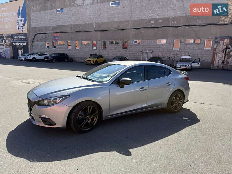 Седан Mazda 3 2015 в Софиевской Борщаговке