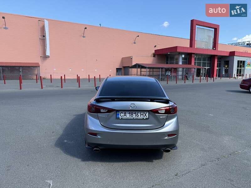 Седан Mazda 3 2015 в Софиевской Борщаговке