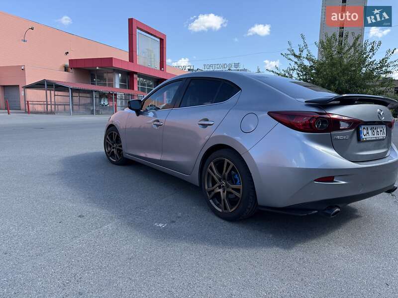 Седан Mazda 3 2015 в Софиевской Борщаговке