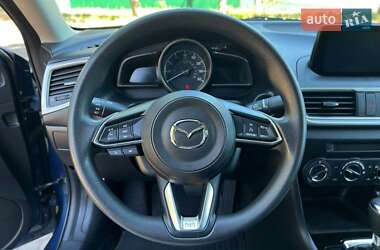 Седан Mazda 3 2017 в 