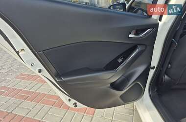 Седан Mazda 3 2017 в 