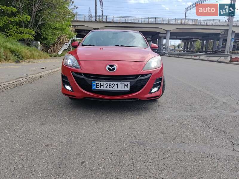 Хэтчбек Mazda 3 2011 в 