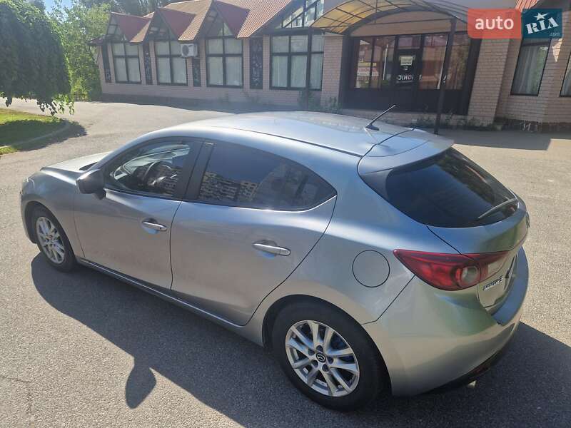 Хэтчбек Mazda 3 2014 в Днепре