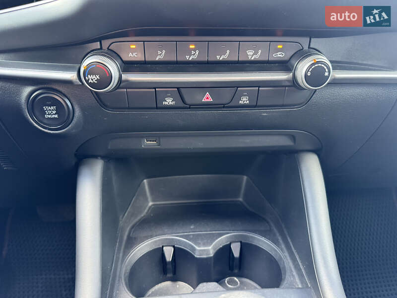 Седан Mazda 3 2019 в Львове