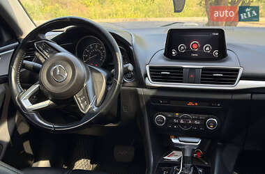 Седан Mazda 3 2017 в 