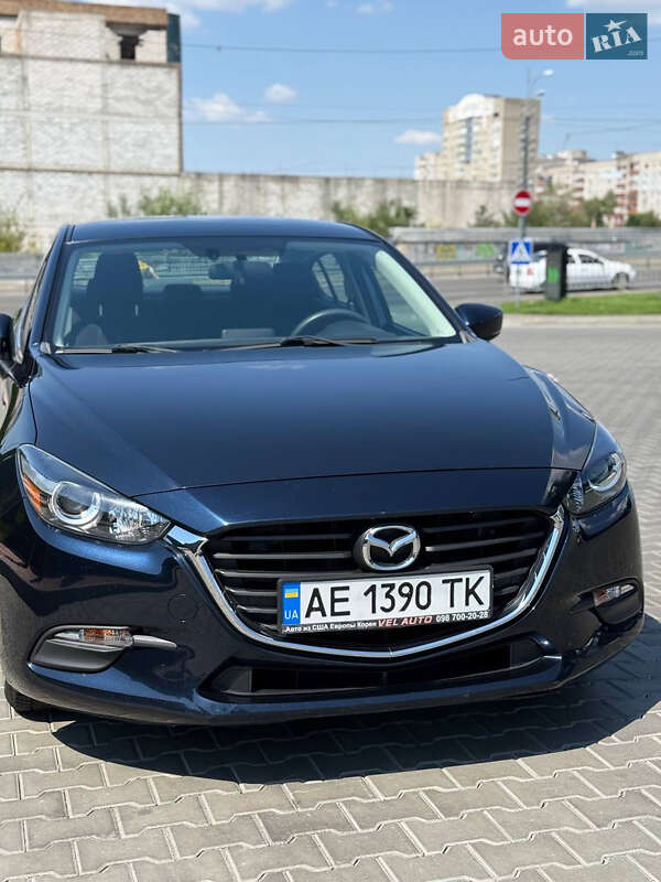 Седан Mazda 3 2017 в 