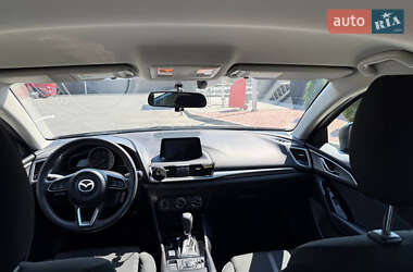 Седан Mazda 3 2017 в 