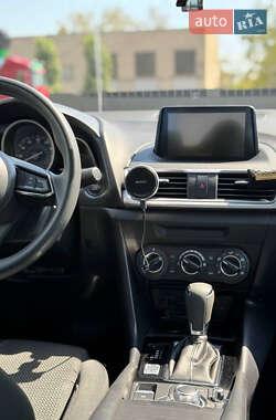 Седан Mazda 3 2017 в 