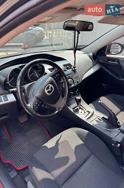 Седан Mazda 3 2012 в 