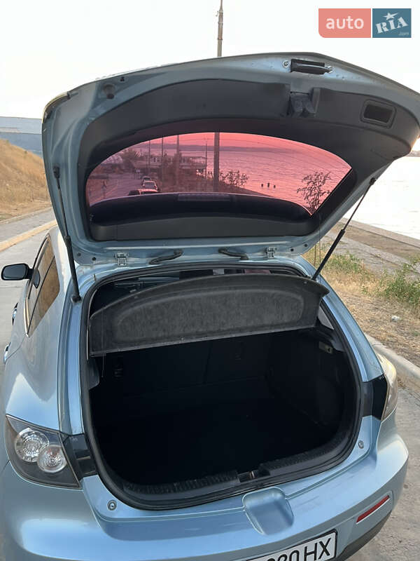 Хэтчбек Mazda 3 2006 в Николаеве