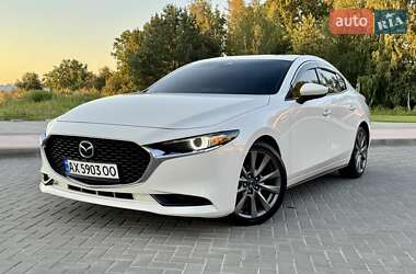 Седан Mazda 3 2018 в Киеве