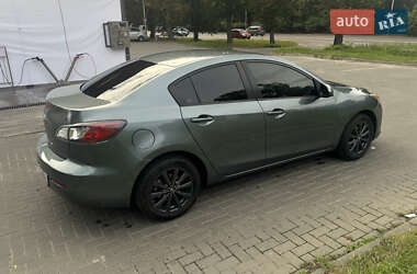 Седан Mazda 3 2013 в 