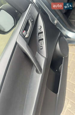 Седан Mazda 3 2013 в 