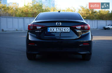 Седан Mazda 3 2014 в 