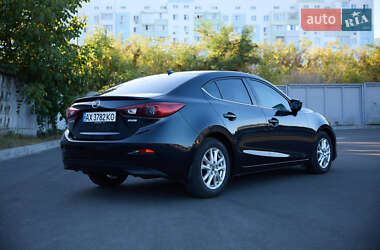 Седан Mazda 3 2014 в 