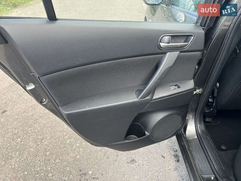 Хэтчбек Mazda 3 2009 в Ахтырке