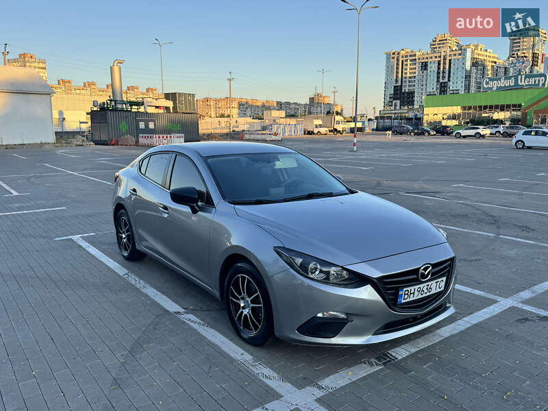 Седан Mazda 3 2016 в 