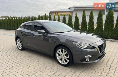 Хетчбек Mazda 3 2016 в Чернівцях