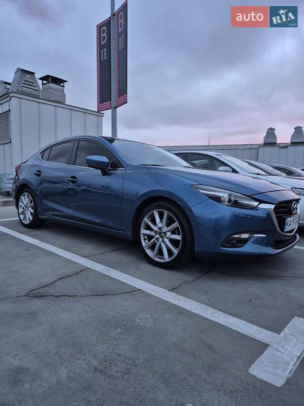 Седан Mazda 3 2017 в 