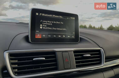 Седан Mazda 3 2015 в 