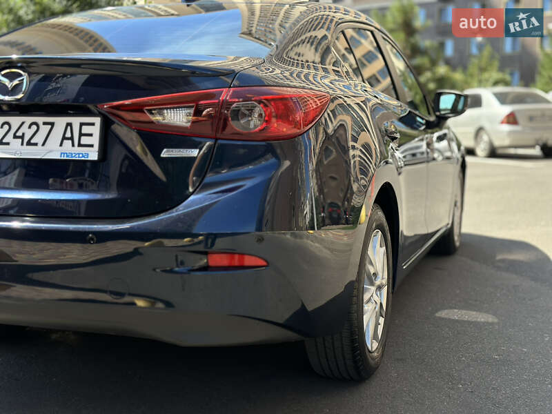 Седан Mazda 3 2015 в Одесі