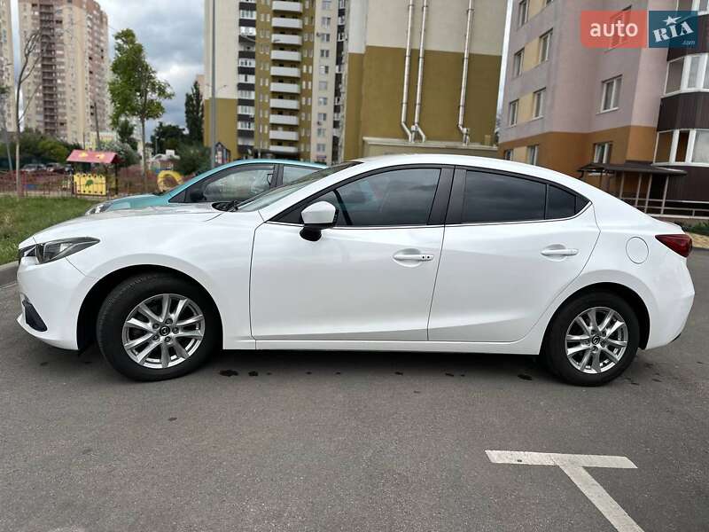 Седан Mazda 3 2013 в Киеве