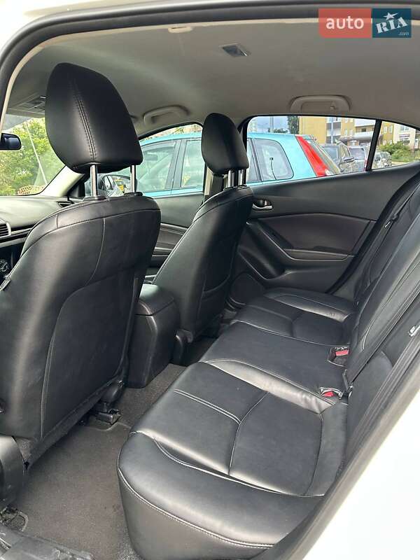 Седан Mazda 3 2013 в Киеве
