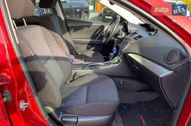 Седан Mazda 3 2011 в 