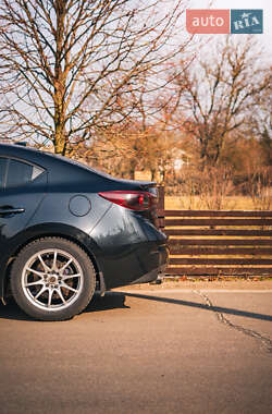 Седан Mazda 3 2015 в 