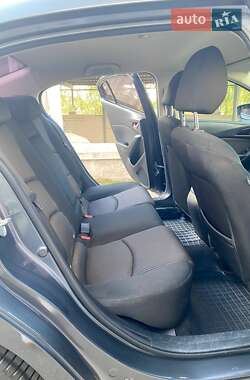 Седан Mazda 3 2015 в 
