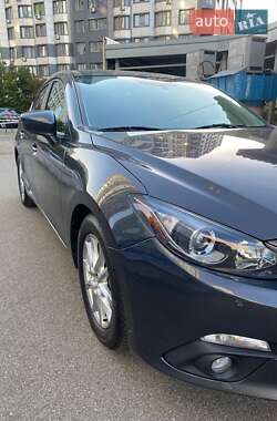 Седан Mazda 3 2015 в 