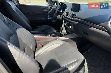 Хэтчбек Mazda 3 2017 в 