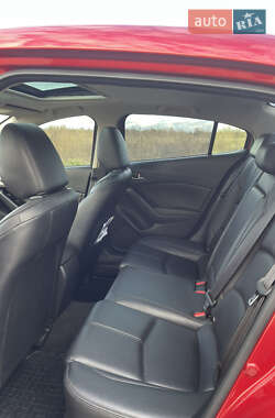 Седан Mazda 3 2016 в 
