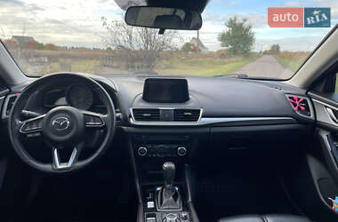Седан Mazda 3 2016 в 