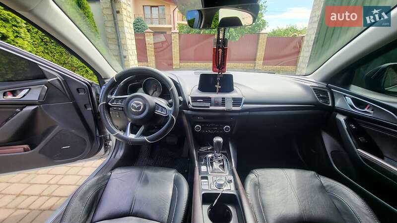 Седан Mazda 3 2018 в Львові