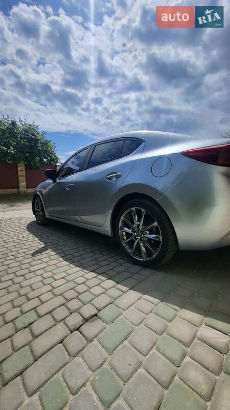 Седан Mazda 3 2018 в Львові