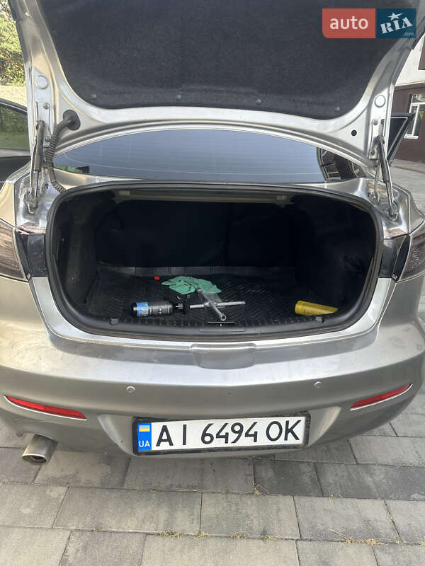 Седан Mazda 3 2012 в Охтирці