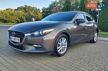 Хэтчбек Mazda 3 2016 в 